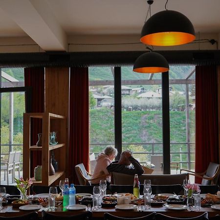 Hotel Stancia Kazbegi - City Center ภายนอก รูปภาพ