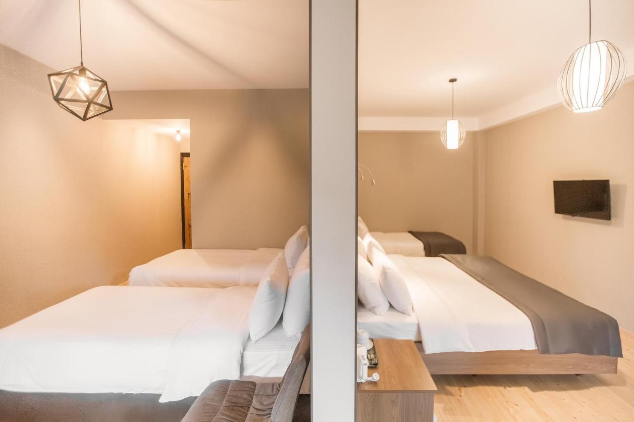 Hotel Stancia Kazbegi - City Center ภายนอก รูปภาพ