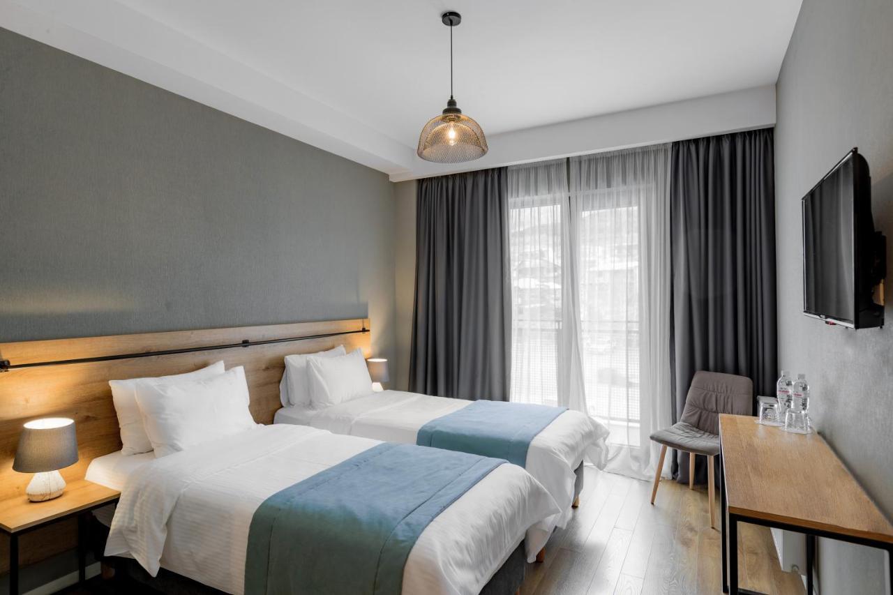Hotel Stancia Kazbegi - City Center ภายนอก รูปภาพ