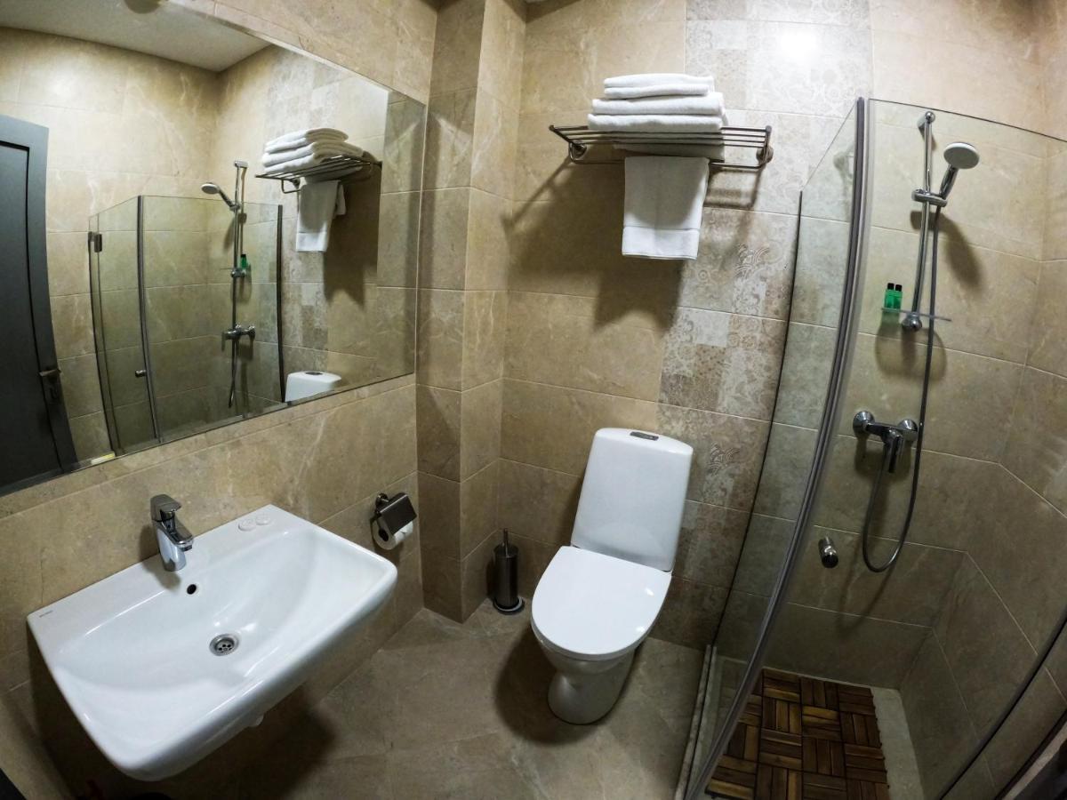 Hotel Stancia Kazbegi - City Center ภายนอก รูปภาพ