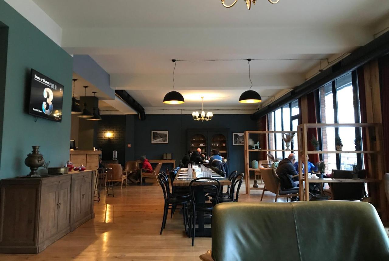 Hotel Stancia Kazbegi - City Center ภายนอก รูปภาพ