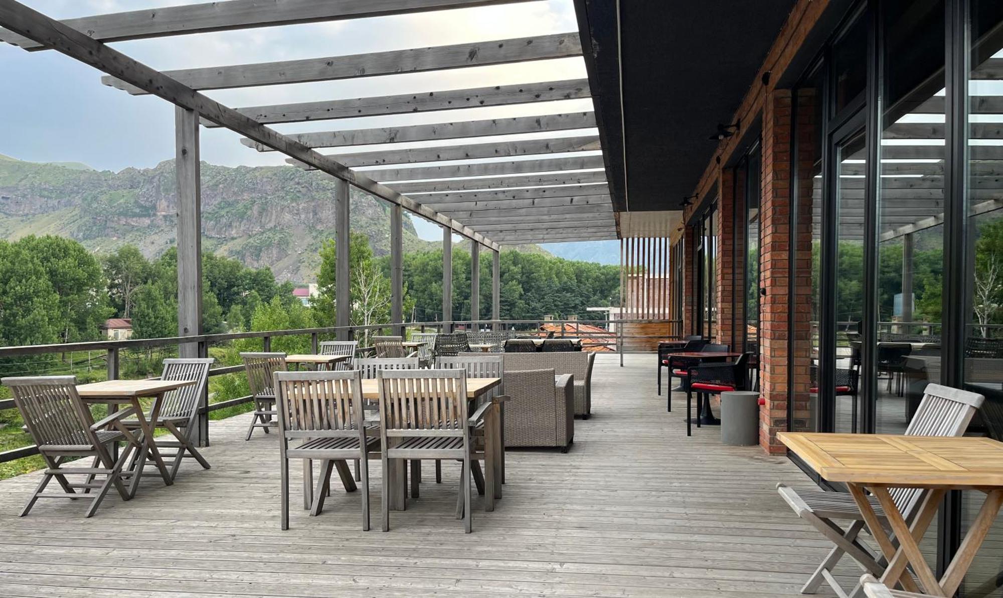 Hotel Stancia Kazbegi - City Center ภายนอก รูปภาพ