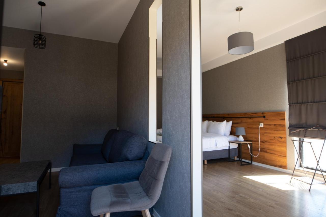 Hotel Stancia Kazbegi - City Center ภายนอก รูปภาพ